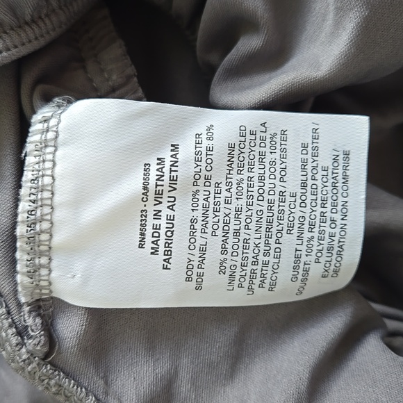 Nike Women’s L Gray Running Shorts EUC Lined Drawstring ZipPocket Active Dri-Fit - Picture 5 of 8